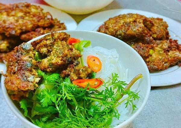 Rươi – món đặc sản “nhìn thì sợ, nếm thử thì mê” riêng có của miền Bắc